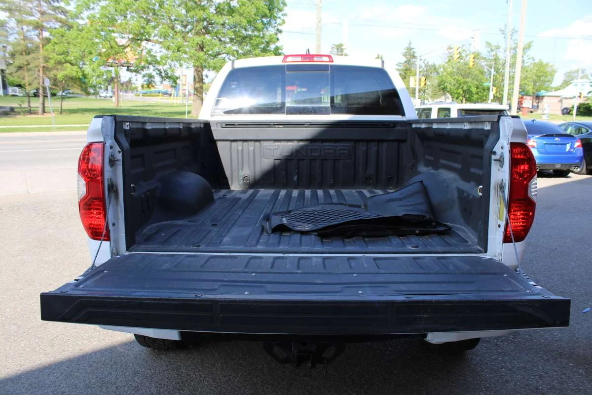 Toyota Tundra SR5 / АВТОМАТИК / КОЖА / КАМЕРА / ЦЕНА ДО БГ, снимка 8 - Автомобили и джипове - 54886794