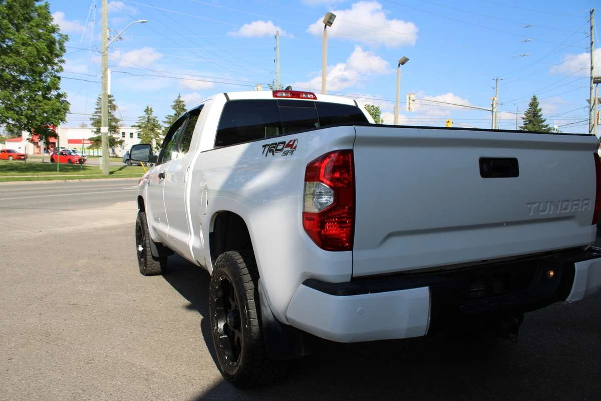 Toyota Tundra SR5 / АВТОМАТИК / КОЖА / КАМЕРА / ЦЕНА ДО БГ, снимка 3 - Автомобили и джипове - 54886794
