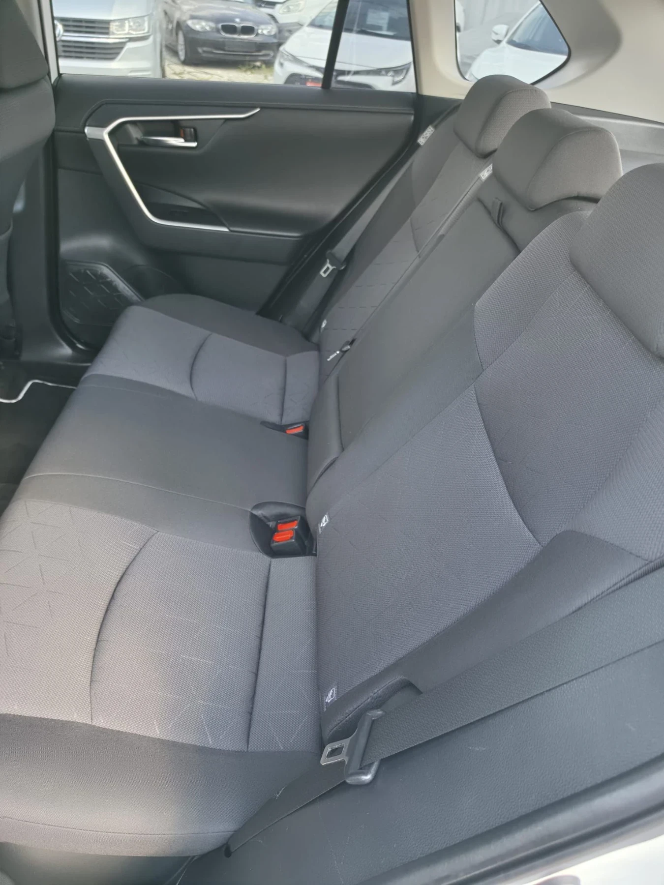 Toyota Rav4 ХИБРИД* ОТЛИЧЕН* , снимка 13 - Автомобили и джипове - 55669947