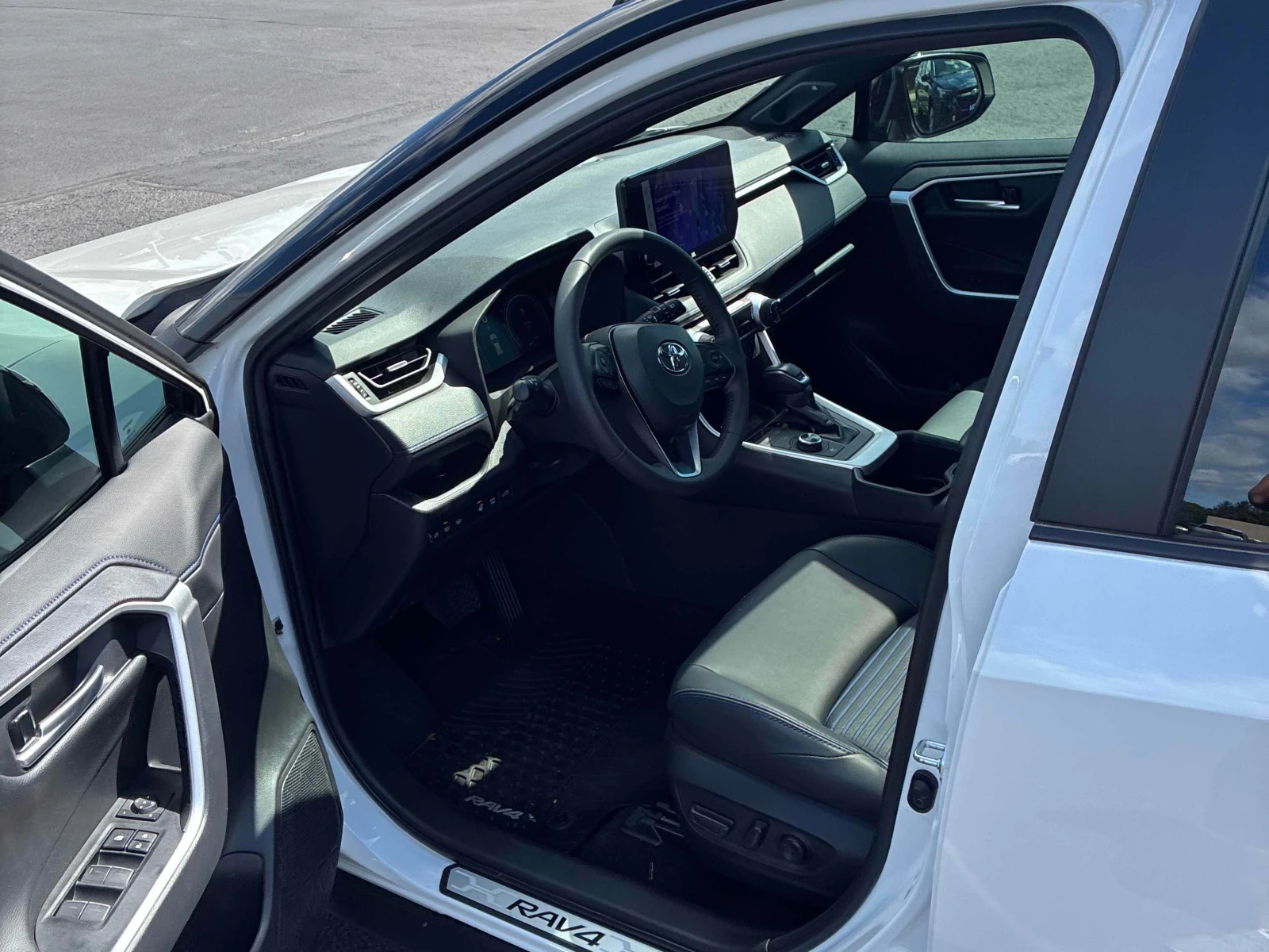 Toyota Rav4 Hybrid XSE | CARFAX | БЕЗ ИНЦИДЕНТИ , снимка 7 - Автомобили и джипове - 55849002