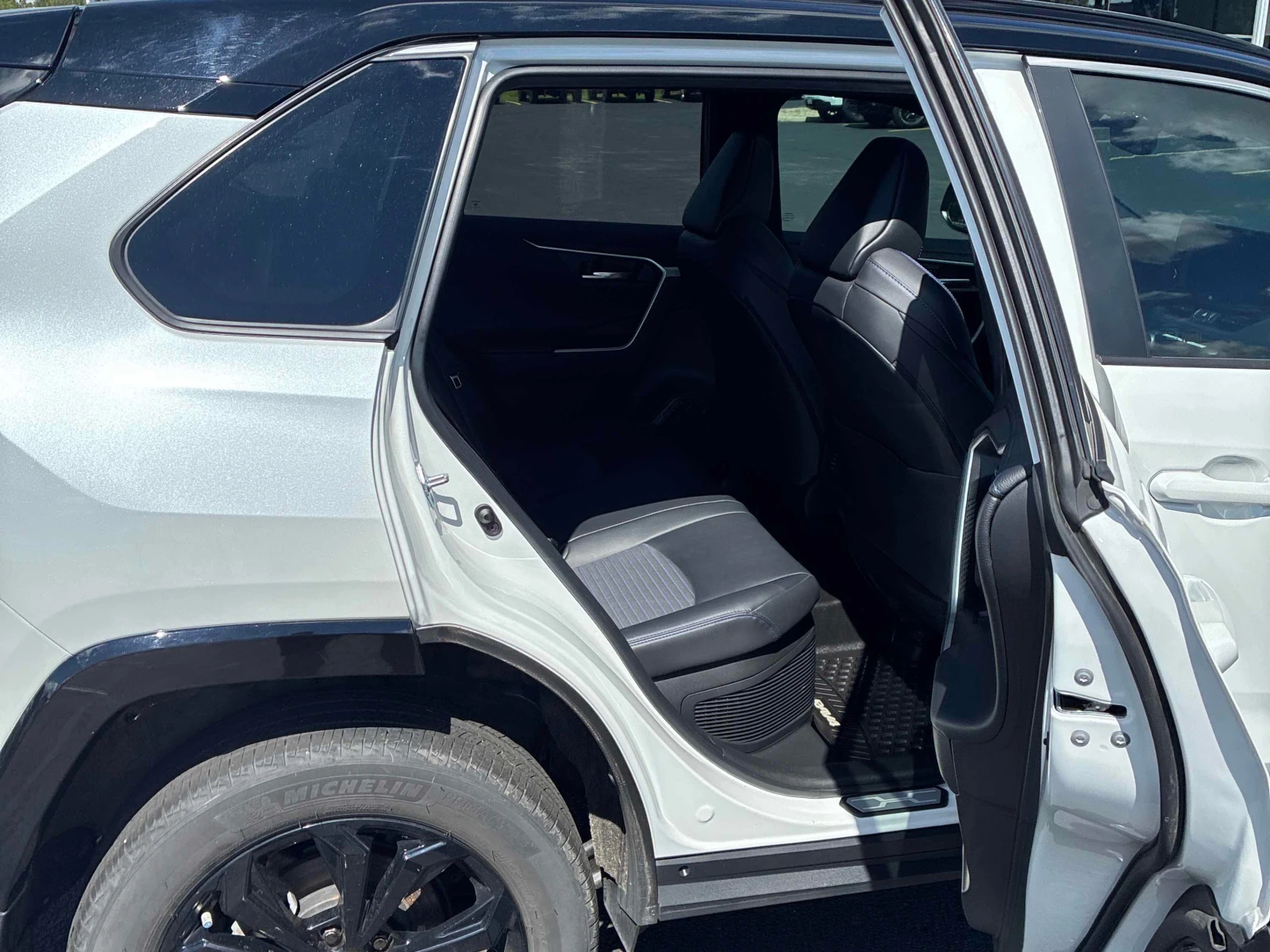 Toyota Rav4 Hybrid XSE | CARFAX | БЕЗ ИНЦИДЕНТИ , снимка 13 - Автомобили и джипове - 55849002