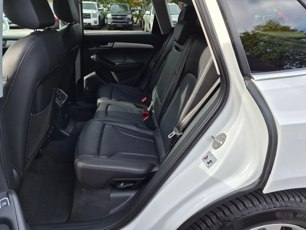 Audi Q5 * Панорама * АвтоКредит (ЦЕНА ДО БГ), снимка 12 - Автомобили и джипове - 56276995