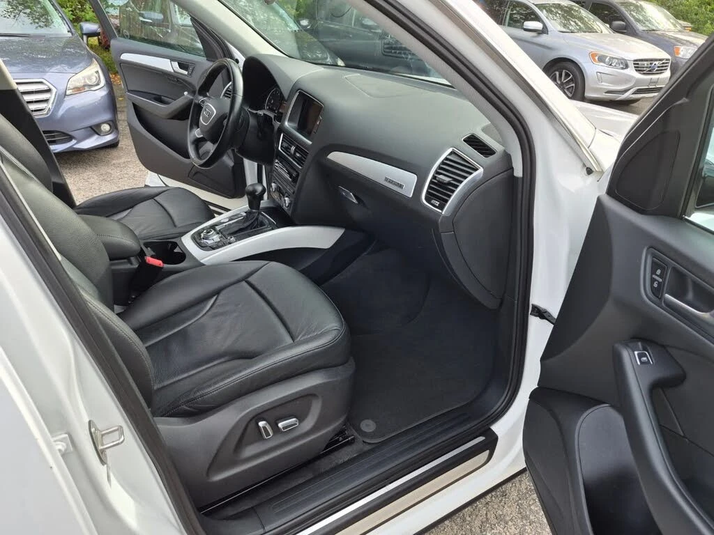 Audi Q5 * Панорама * АвтоКредит (ЦЕНА ДО БГ), снимка 14 - Автомобили и джипове - 56276995