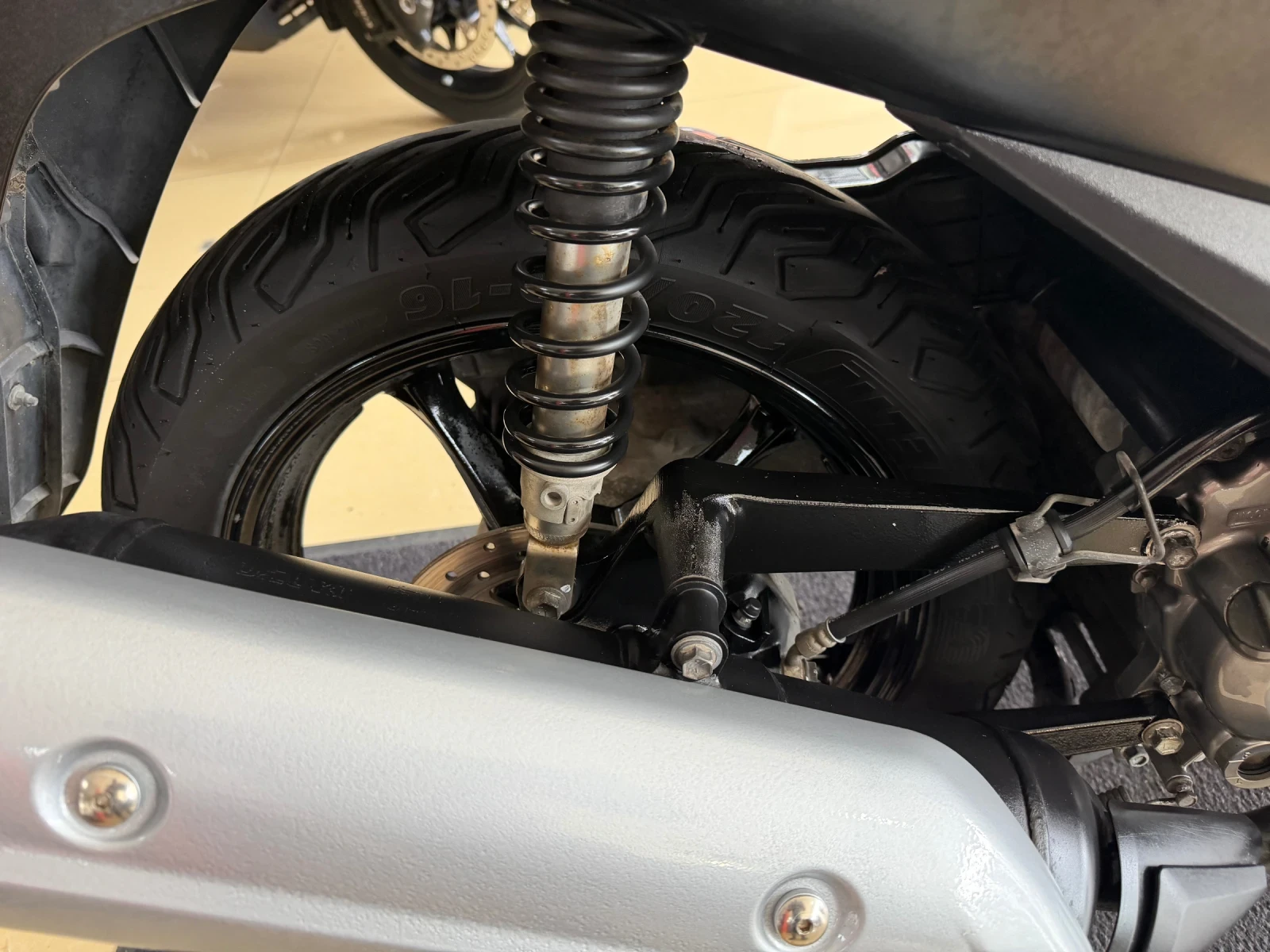 Suzuki Sixteen 150i, снимка 9 - Мотоциклети и мототехника - 54077019