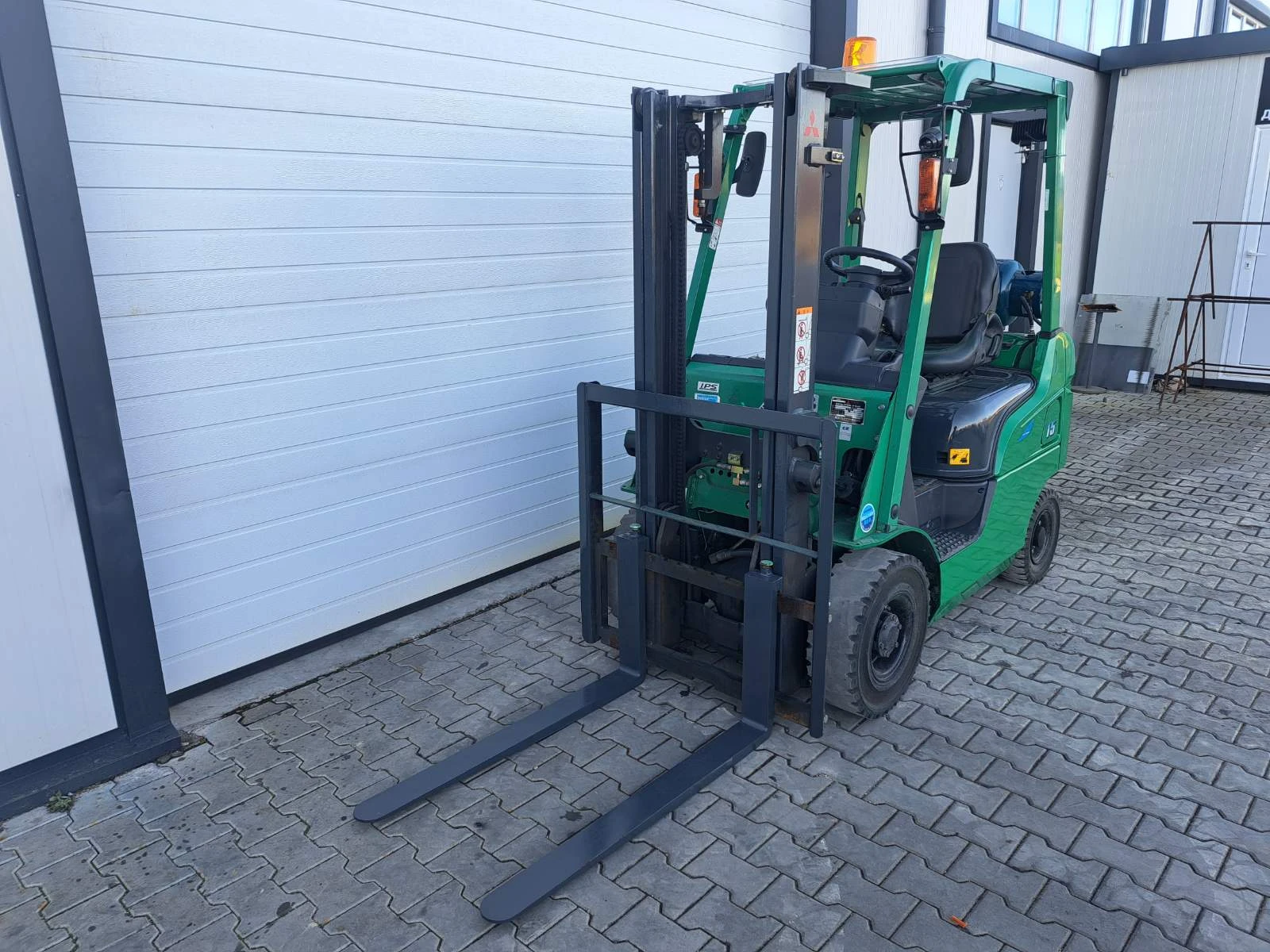 ������� Mitsubishi FGE15T | Mobile.bg � ����������� 3