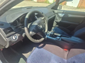 Mercedes-Benz C 200, снимка 6