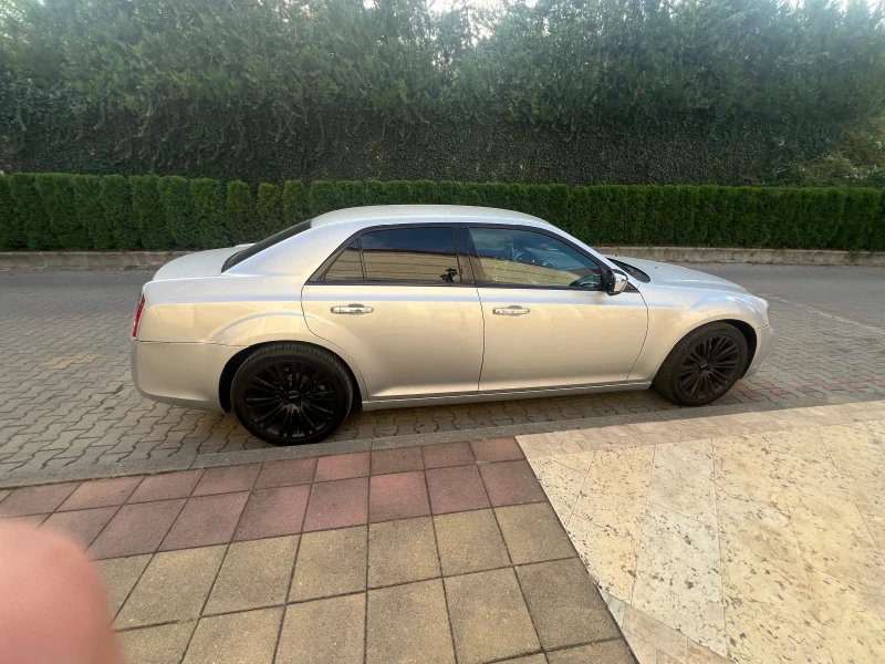 Chrysler 300c 3.0 , снимка 6 - Автомобили и джипове - 48183578