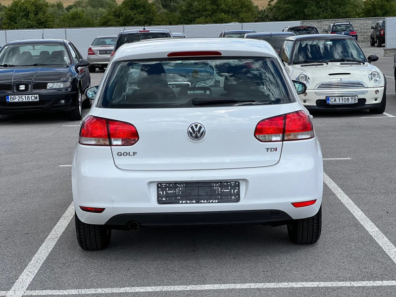 VW Golf 1.6TDI, снимка 7 - Автомобили и джипове - 47631218