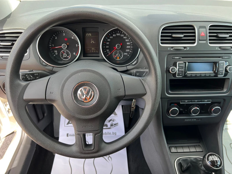 VW Golf 1.6TDI, снимка 16 - Автомобили и джипове - 47301933