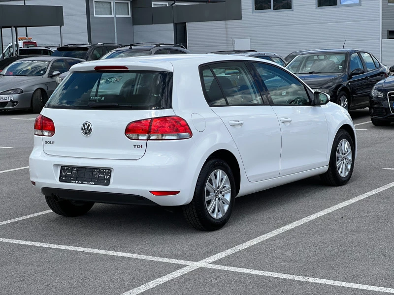 VW Golf 1.6TDI, снимка 4 - Автомобили и джипове - 47631218