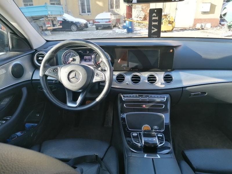 Mercedes-Benz E 200, снимка 11 - Автомобили и джипове - 45455909
