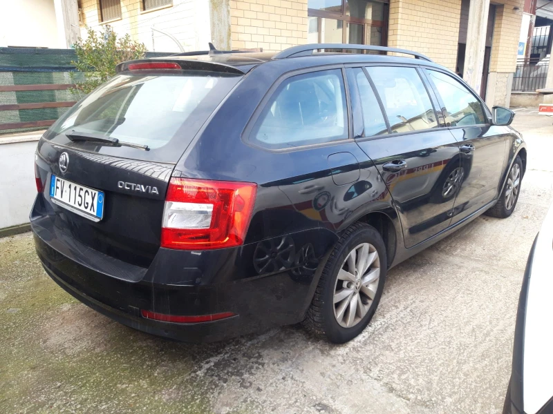 Skoda Octavia 1.6TDI ITALIA, снимка 5 - Автомобили и джипове - 48920137