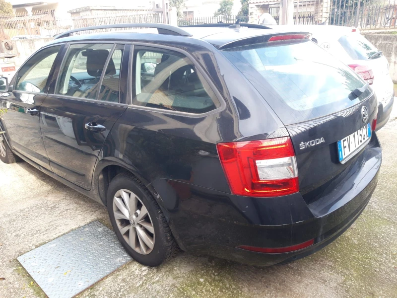 Skoda Octavia 1.6TDI ITALIA, снимка 6 - Автомобили и джипове - 48920137