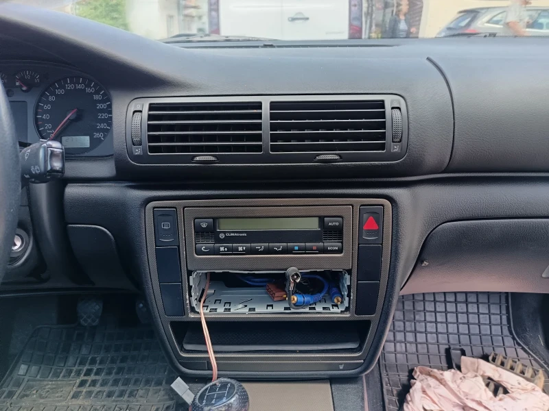 VW Passat, снимка 6 - Автомобили и джипове - 52557437