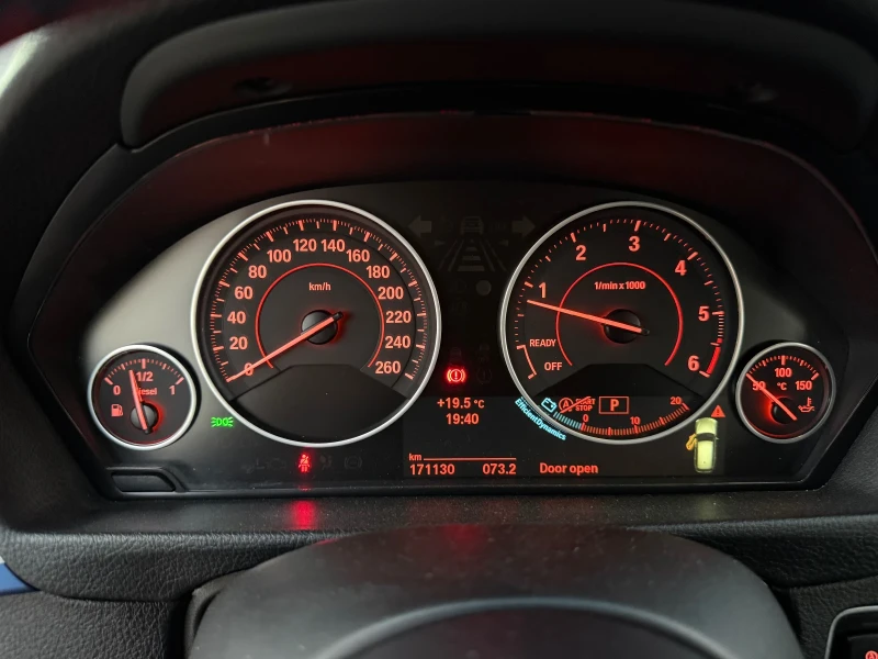 BMW 320 2.0D XDrive* M- PACK* KEYLESS* ЛИЗИНГ * ТОП* * * , снимка 13 - Автомобили и джипове - 51761492