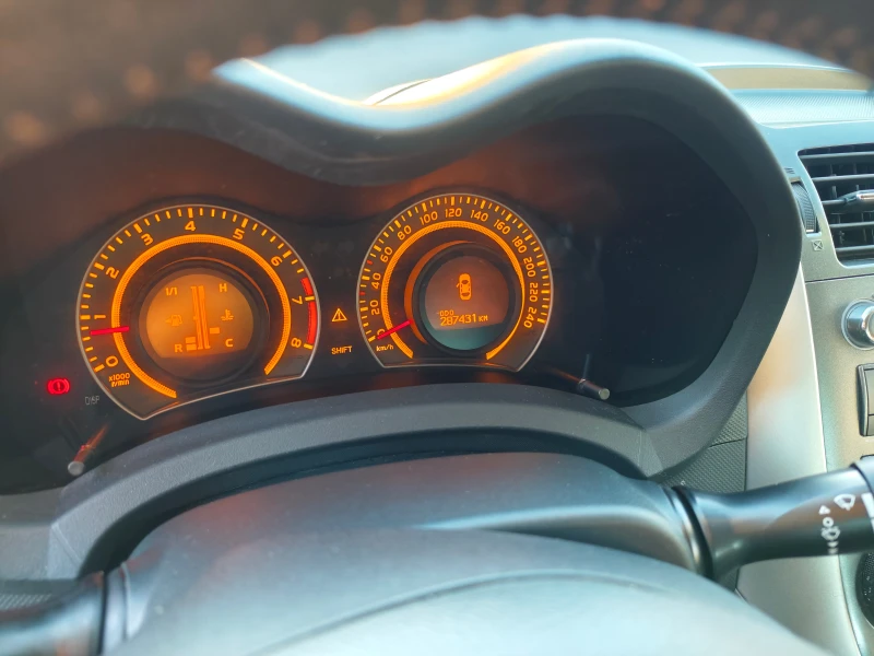 Toyota Auris ШВЕЙЦАРИЯ, снимка 8 - Автомобили и джипове - 52627265