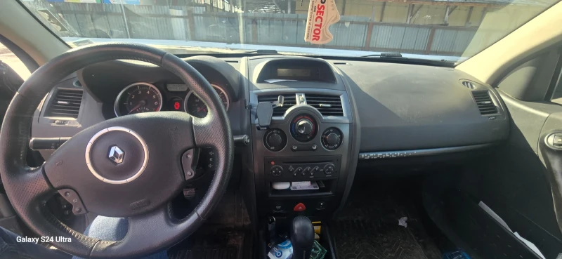 Renault Megane 1.6 i  ГАЗОВ ИНЖЕКЦИОН, снимка 8 - Автомобили и джипове - 53210259
