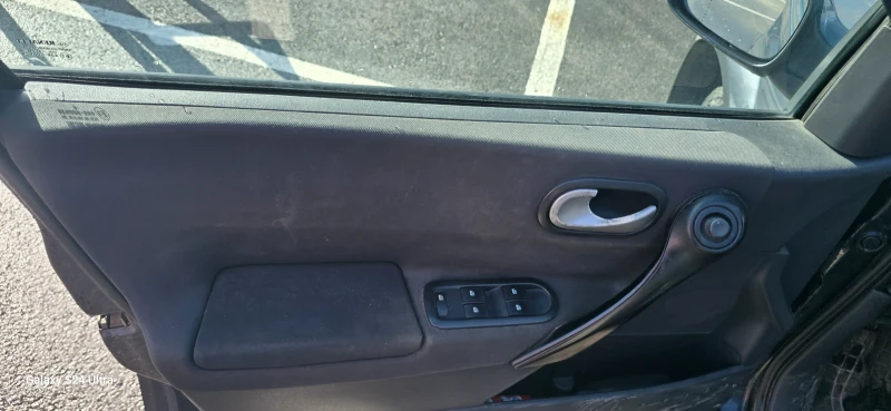 Renault Megane 1.6 i  ГАЗОВ ИНЖЕКЦИОН, снимка 6 - Автомобили и джипове - 53210259