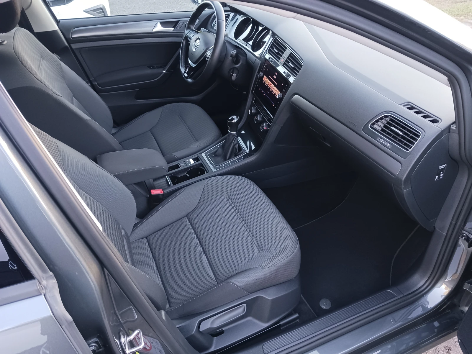 VW Golf 1.6 TDI= FACELIFT=  - изображение 10