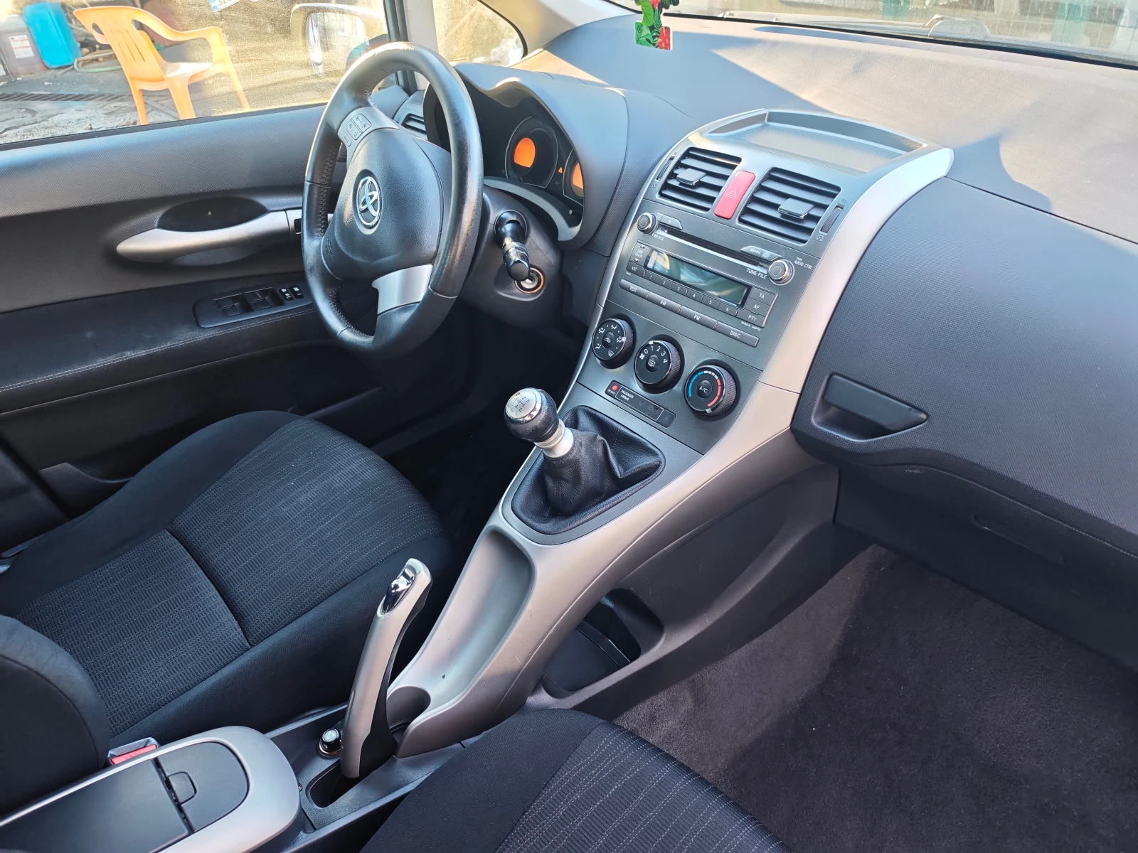 Toyota Auris  | Mobile.bg   11