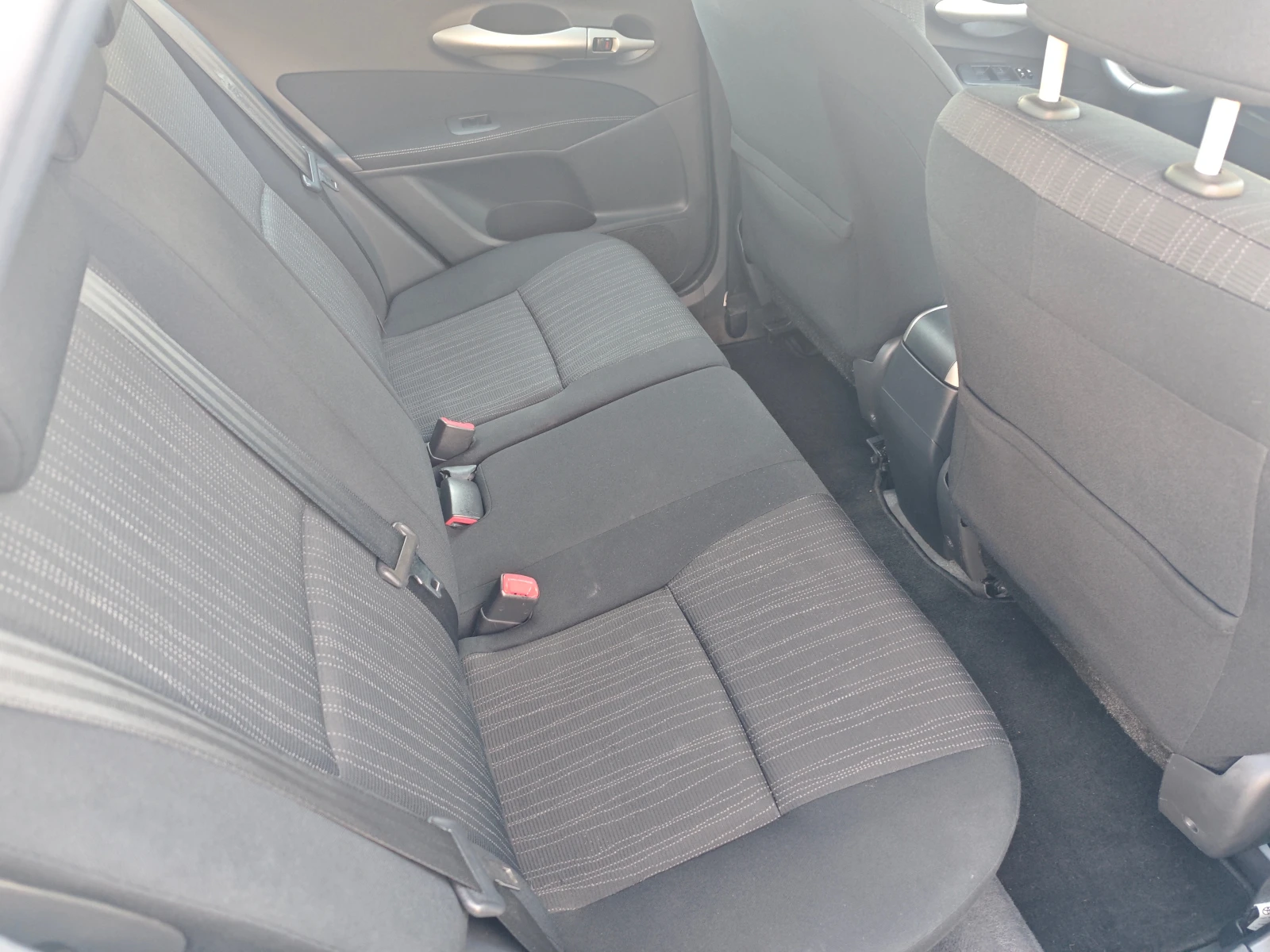 Toyota Auris  | Mobile.bg   9