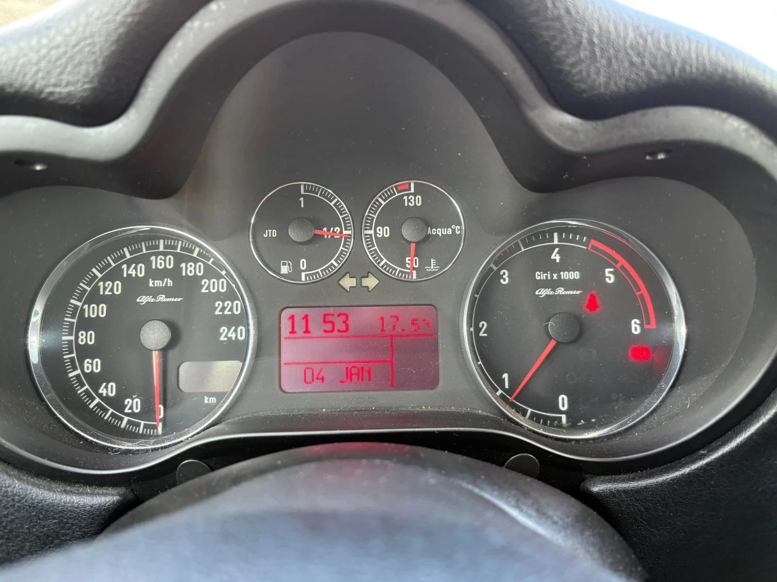 Alfa Romeo 147 1.9JTDM - изображение 8