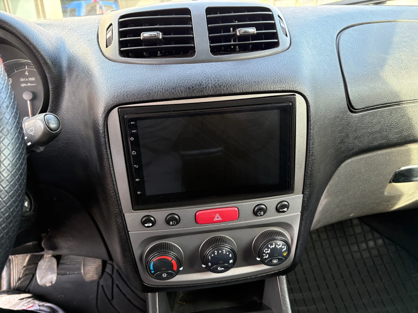 Alfa Romeo 147 1.9JTDM - изображение 7