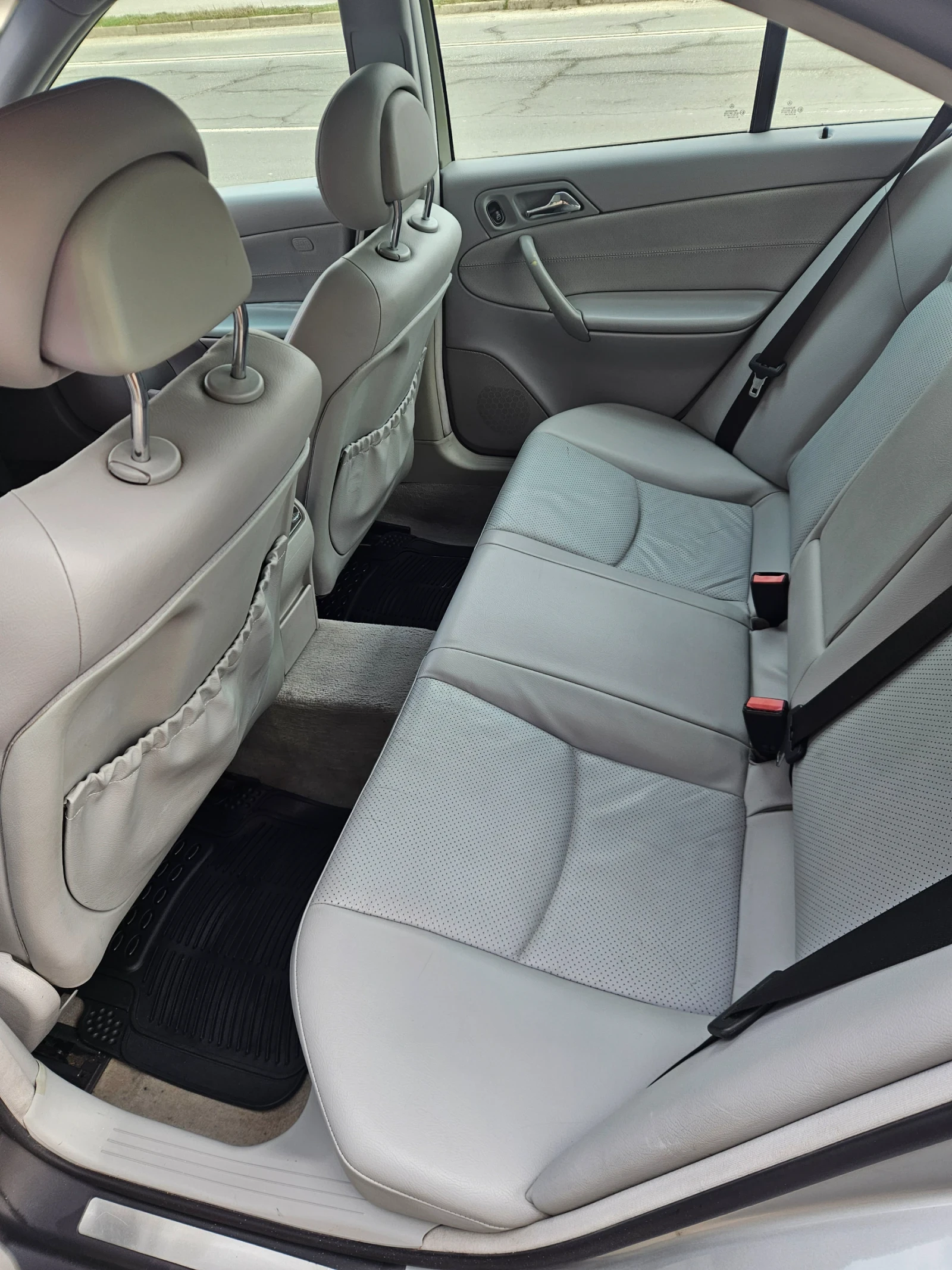 Mercedes-Benz C 180, снимка 8 - Автомобили и джипове - 53753800