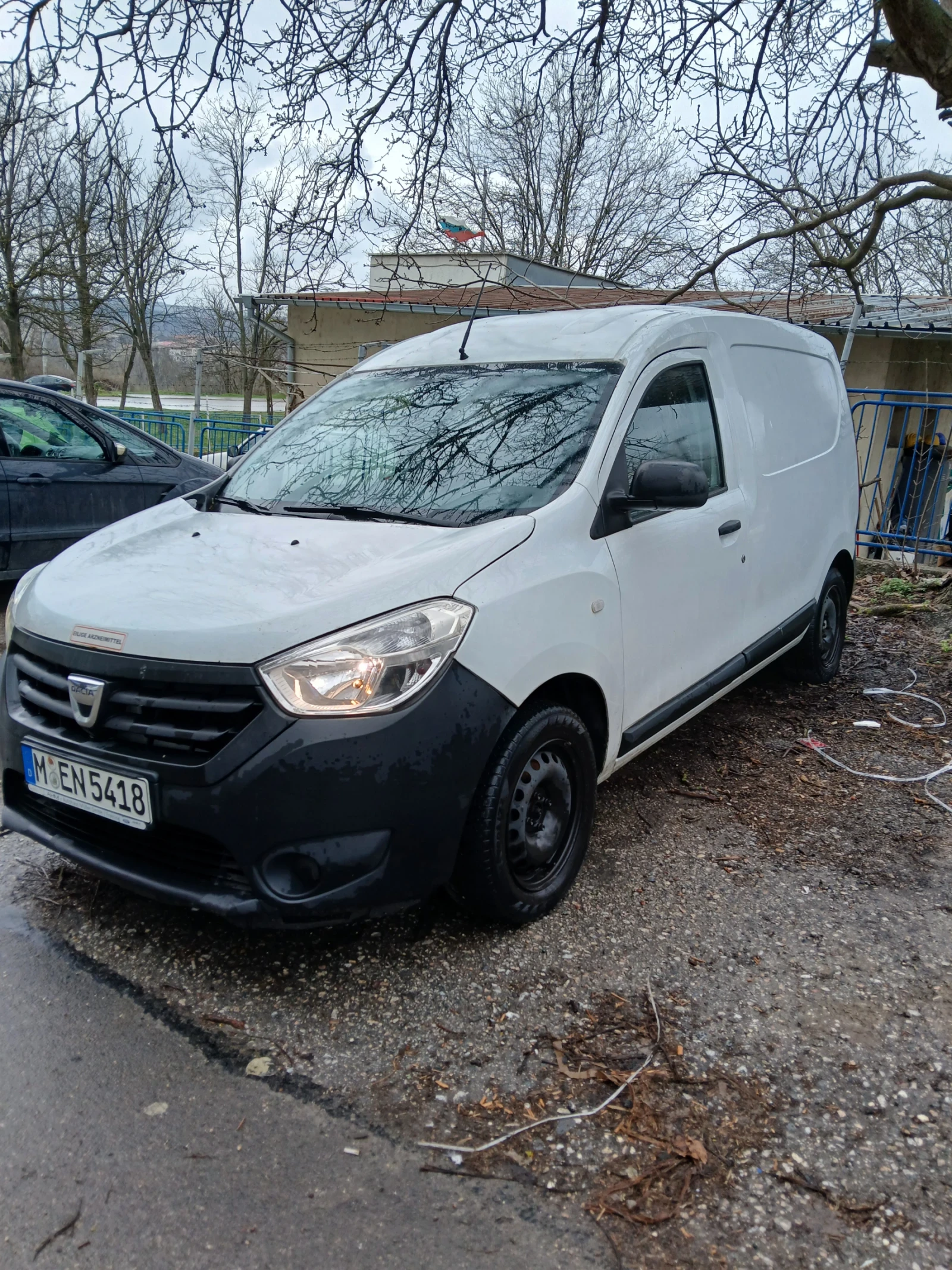 Dacia Dokker, снимка 4 - Автомобили и джипове - 53951519