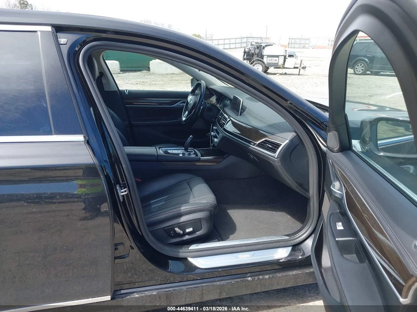 BMW 740 3.0l I xDrive, снимка 5 - Автомобили и джипове - 54207424