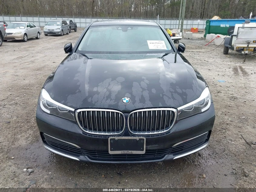 BMW 740 3.0l I xDrive, снимка 13 - Автомобили и джипове - 54207424