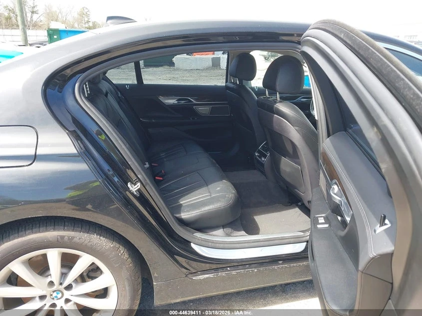 BMW 740 3.0l I xDrive, снимка 8 - Автомобили и джипове - 54207424