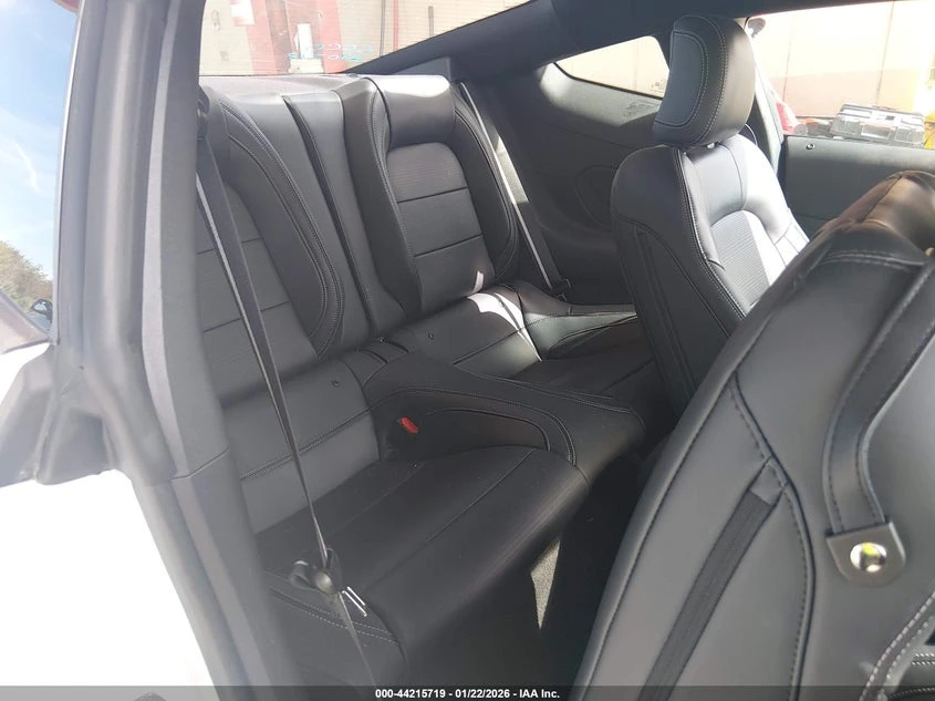 Ford Mustang 5l Gt Premium Fastback, снимка 8 - Автомобили и джипове - 54244319