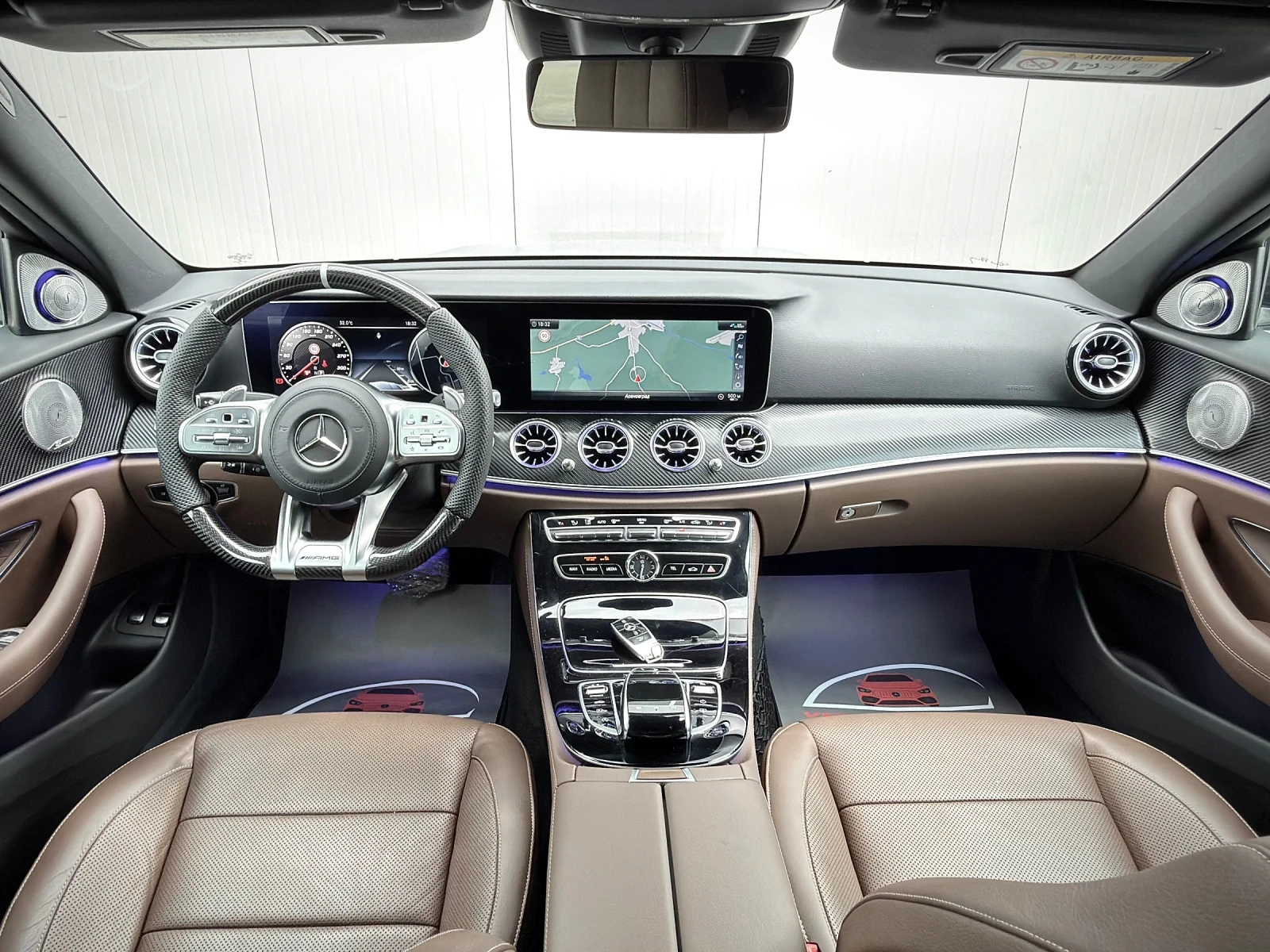Mercedes-Benz E 400 AMG 6.3 OPTIC/DISTRONIC+ /MASSAGE/DIGITAL/3xTV, снимка 11 - Автомобили и джипове - 55092870