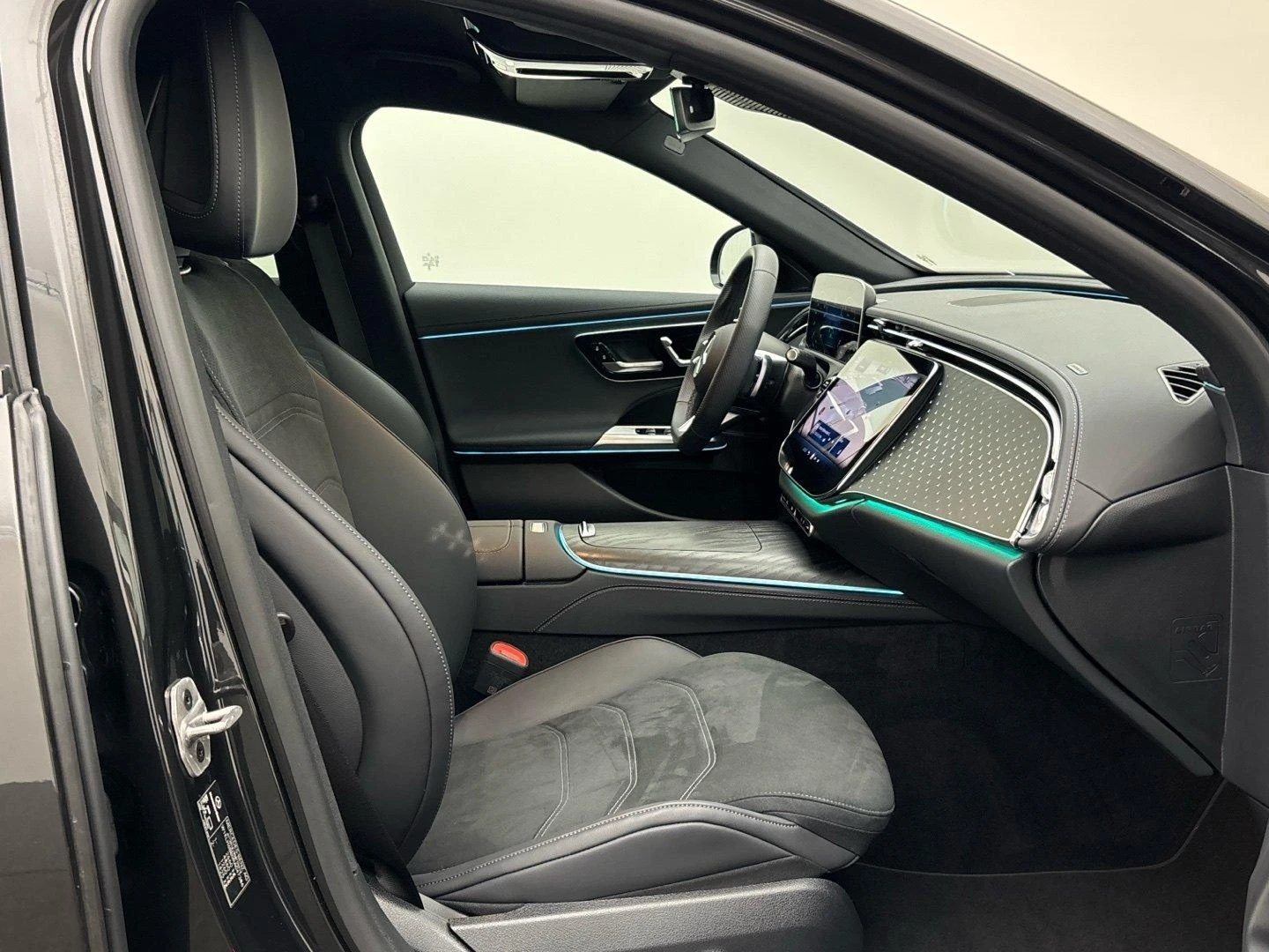 Mercedes-Benz E 450 T* AMG* 4M* DISTR* KEYLESS* 360 CAM* CARPLAY*  | Mobile.bg � ����������� 7
