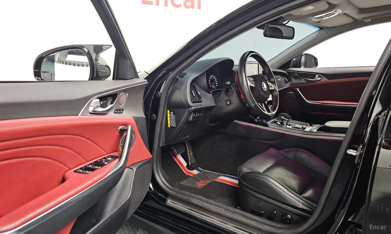 Kia Stinger 2.0 Бензин\Доработена музика, снимка 10 - Автомобили и джипове - 55584049