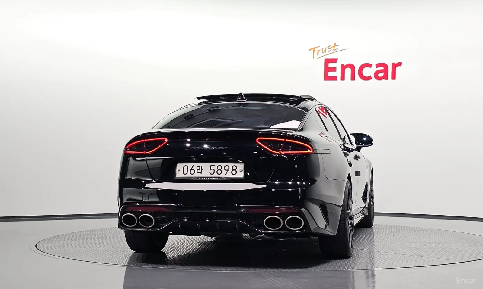 Kia Stinger 2.0 Бензин\Доработена музика, снимка 4 - Автомобили и джипове - 55584049
