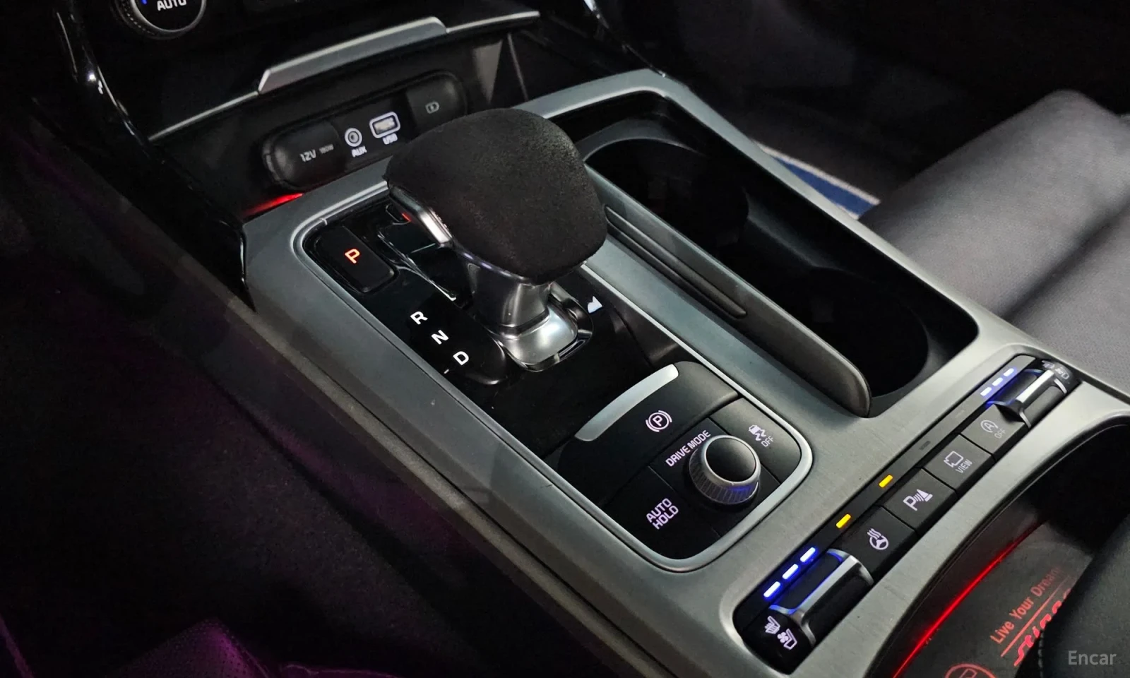 Kia Stinger 2.0 Бензин\Доработена музика, снимка 9 - Автомобили и джипове - 55584049