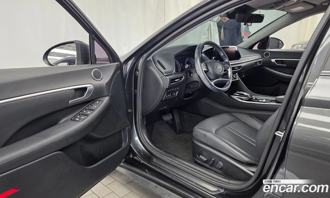 Hyundai Sonata 2.0 Premium, снимка 13 - Автомобили и джипове - 55676663