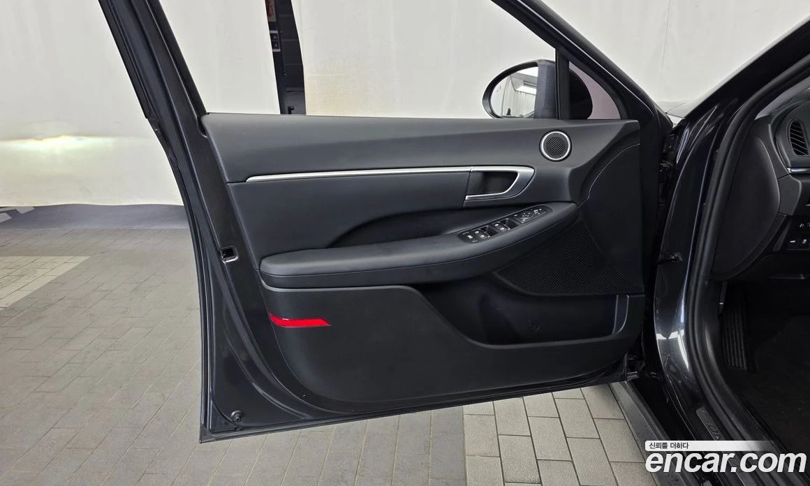 Hyundai Sonata 2.0 Premium, снимка 14 - Автомобили и джипове - 55676663