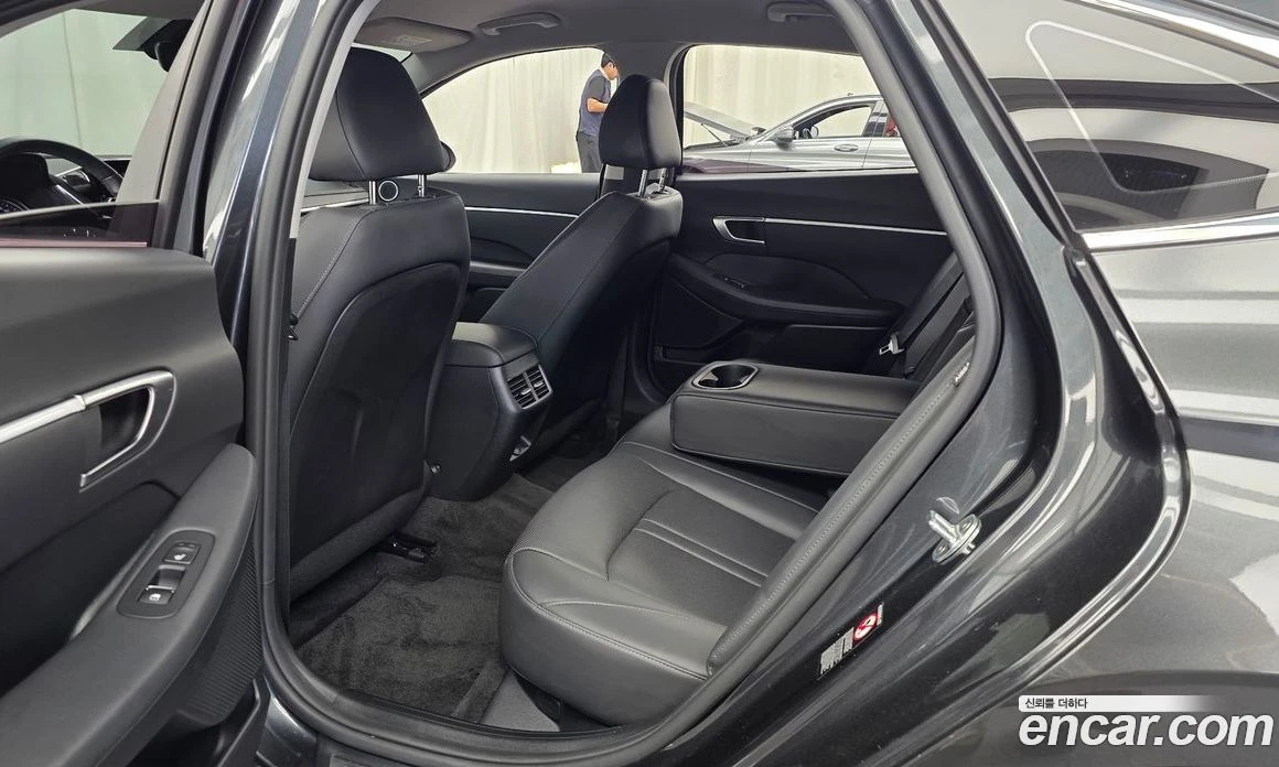 Hyundai Sonata 2.0 Premium, снимка 16 - Автомобили и джипове - 55676663