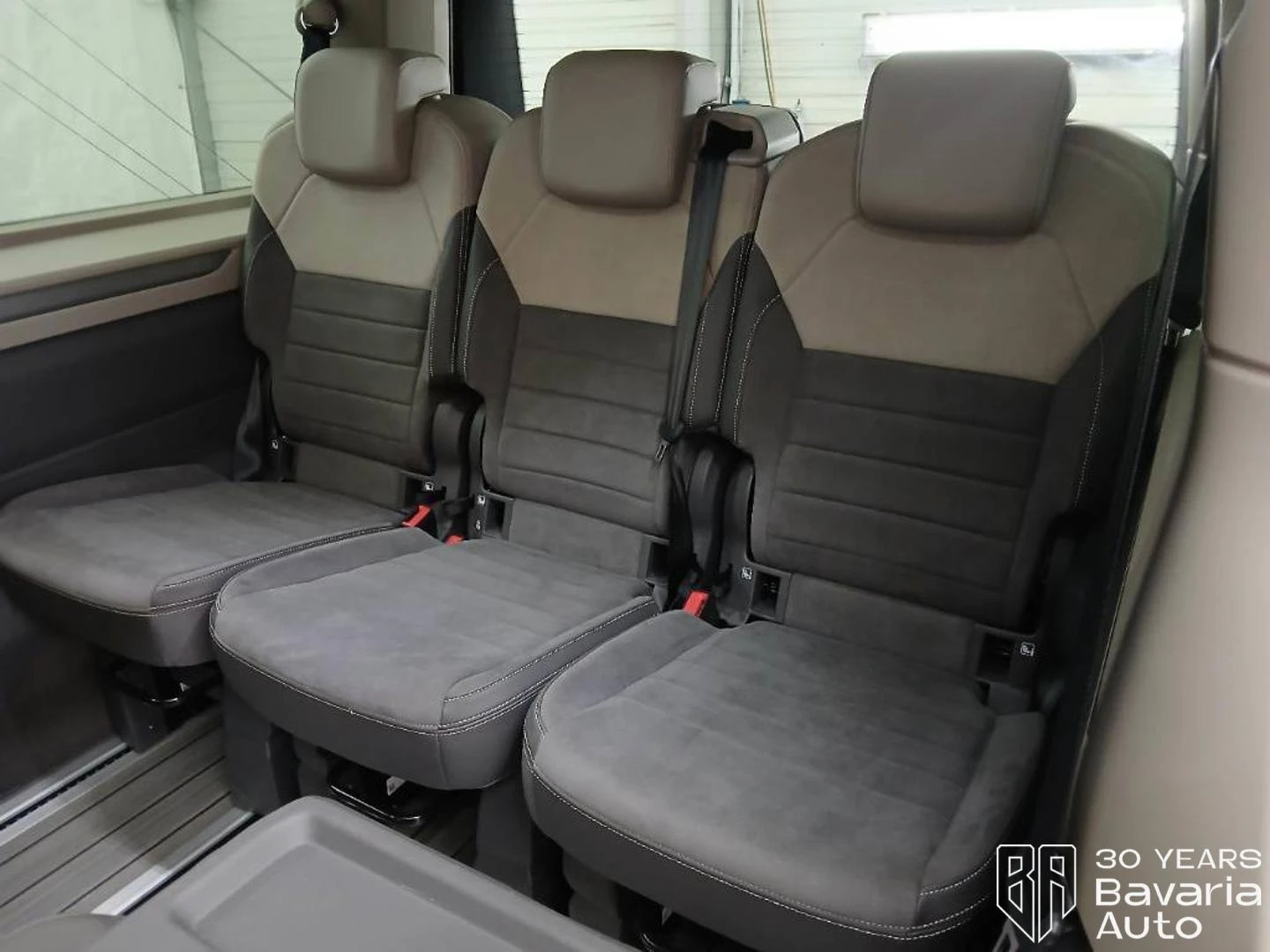 VW Multivan long Style DSG Easy Open Basic , снимка 8 - Автомобили и джипове - 55974115