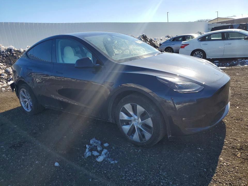Tesla Model Y Dual Motors AWD, снимка 3 - Автомобили и джипове - 56216708