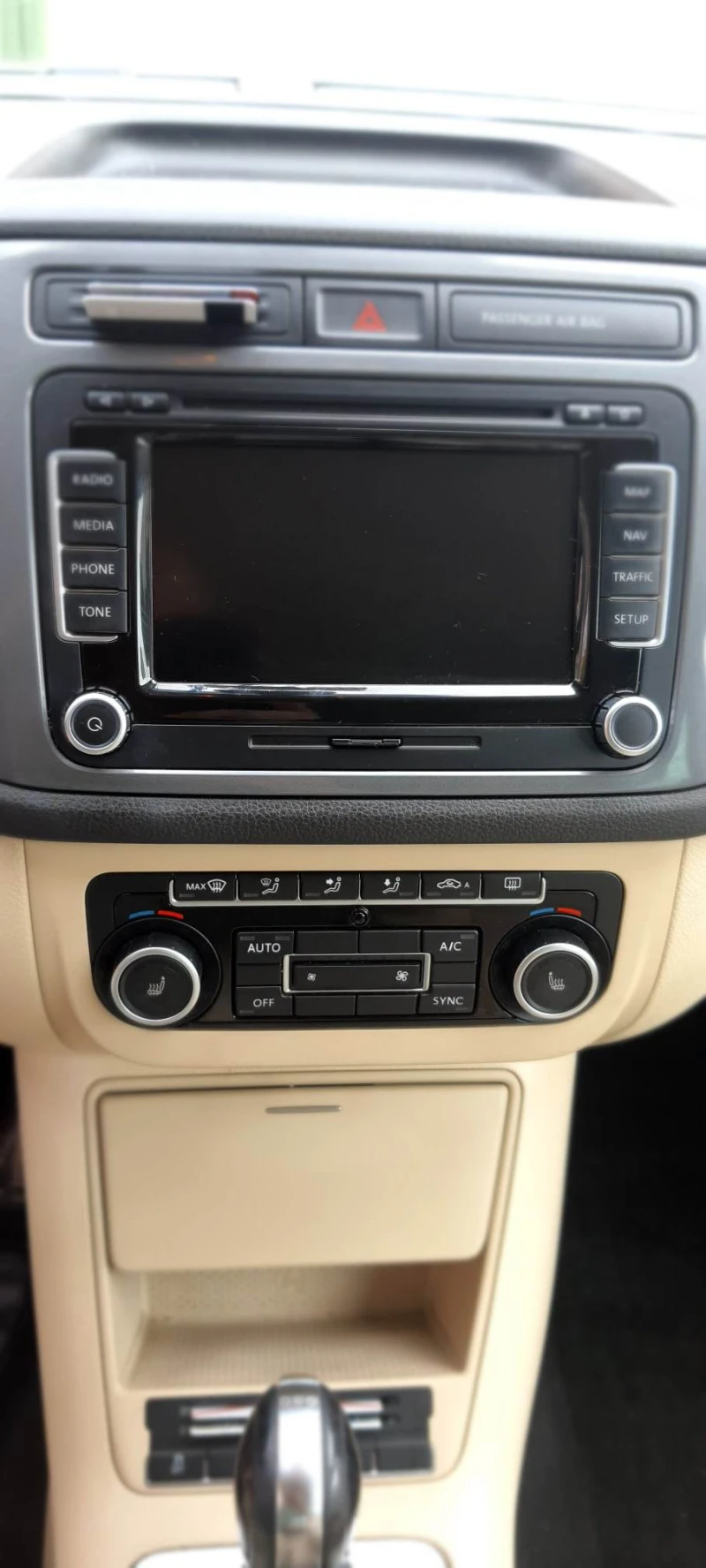 VW Tiguan, снимка 11 - Автомобили и джипове - 52570174