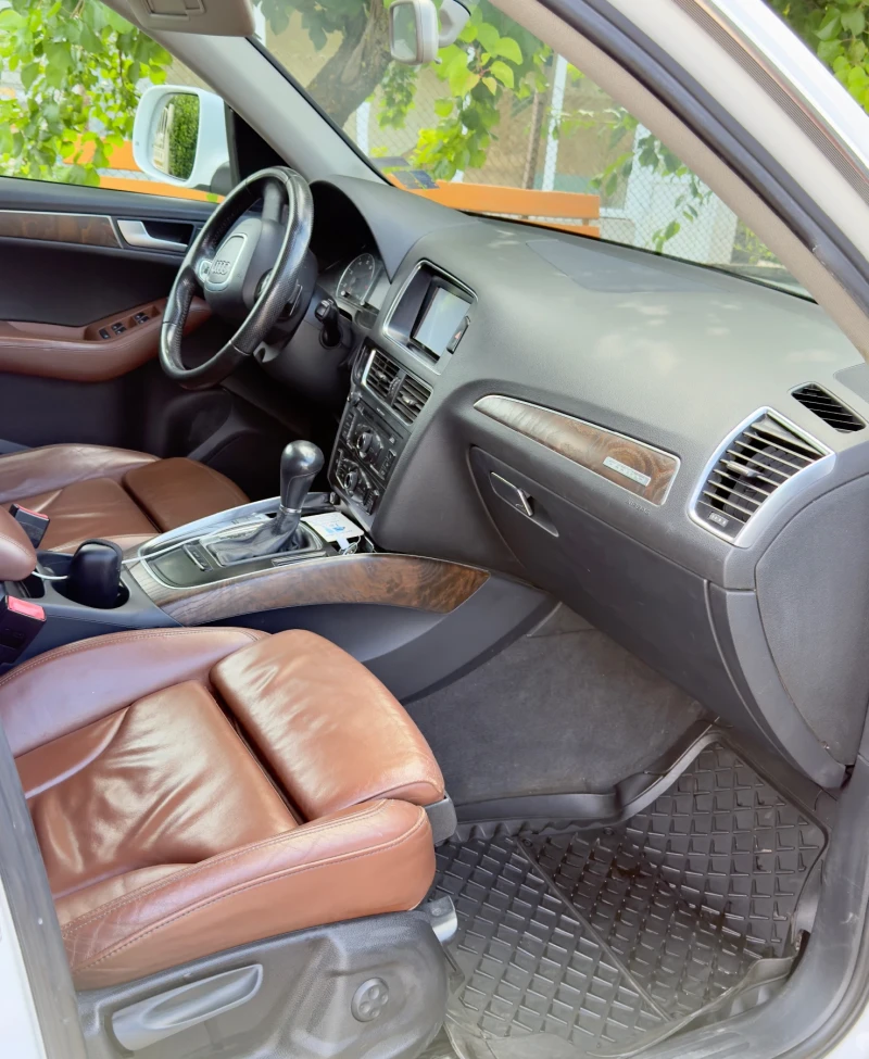 Audi Q5, снимка 8 - Автомобили и джипове - 52351363