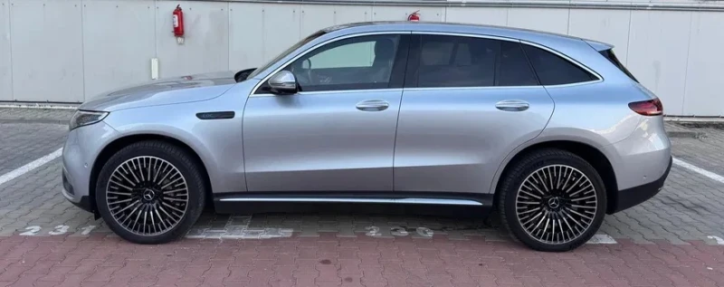Mercedes-Benz EQC 400 4Matic AMG Line, снимка 2 - Автомобили и джипове - 52142167