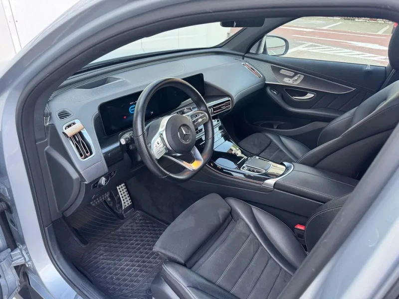 Mercedes-Benz EQC 400 4Matic AMG Line, снимка 3 - Автомобили и джипове - 52142167