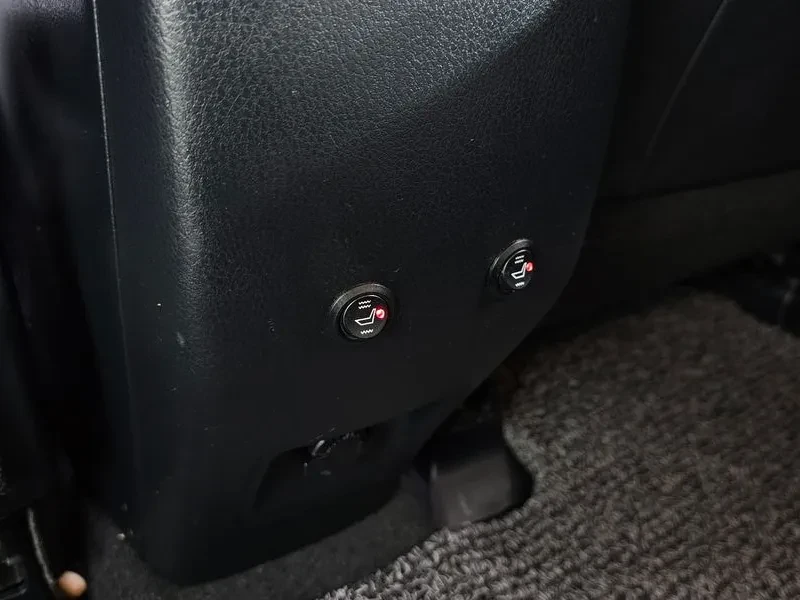 Toyota Rav4 2.5 2Wd 4Th Generation, снимка 17 - Автомобили и джипове - 56354410