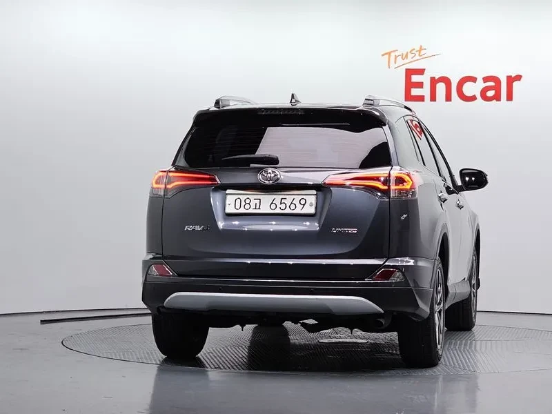 Toyota Rav4 2.5 2Wd 4Th Generation, снимка 4 - Автомобили и джипове - 56354410
