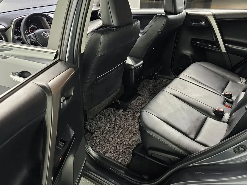 Toyota Rav4 2.5 2Wd 4Th Generation, снимка 11 - Автомобили и джипове - 56354410